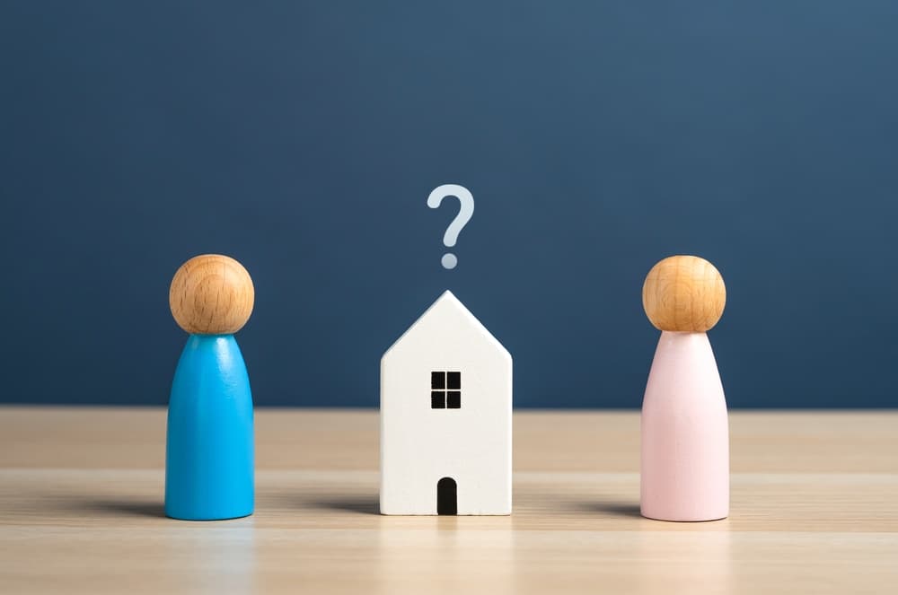 Housing issues for couples and young families. Shared housing. Purchase or rent. Division of property in divorce.